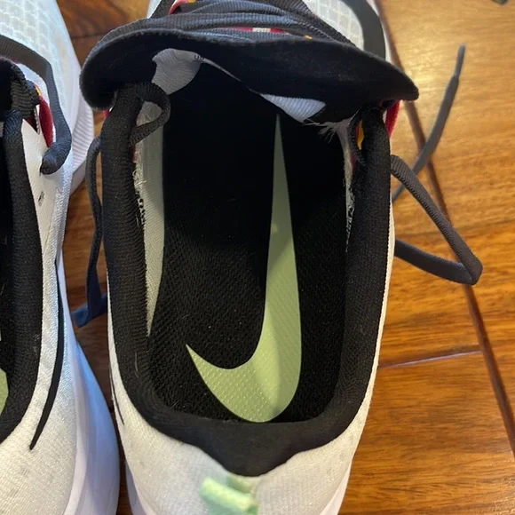 Nike Zoom Air women’s size 9 worn once, almost new. - Picture 5 of 13